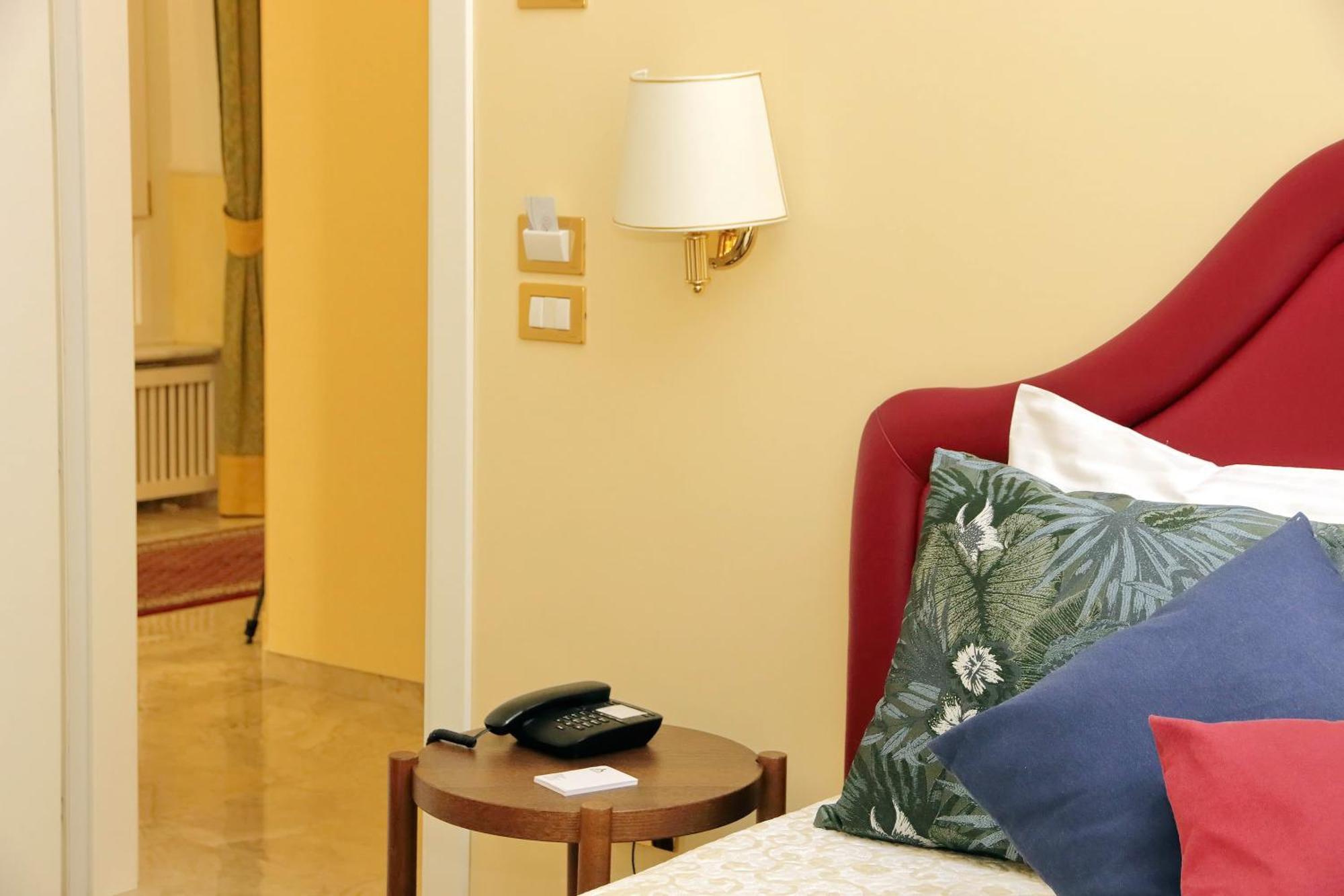 Fancy Guesthouse Vatican โรม ภายนอก รูปภาพ