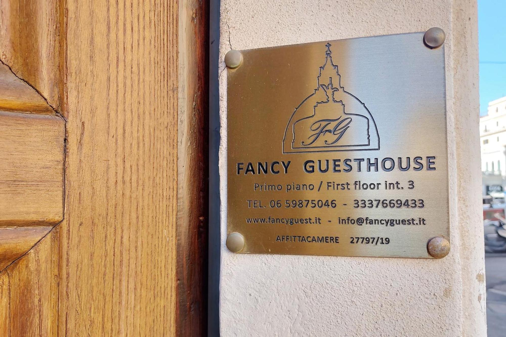 Fancy Guesthouse Vatican โรม ภายนอก รูปภาพ